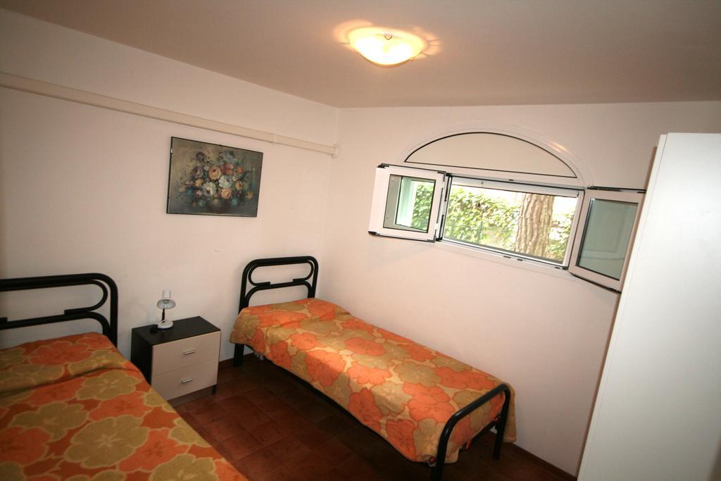 Ba - Villa Stella - 3 Apartments- ลินญาโน ซับเบียโดโร ภายนอก รูปภาพ